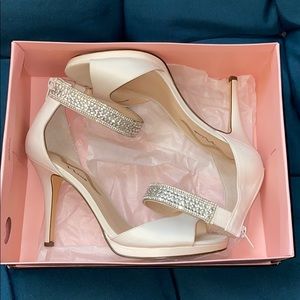 Nina ivory Satin wedding shoes bridal heels size 9